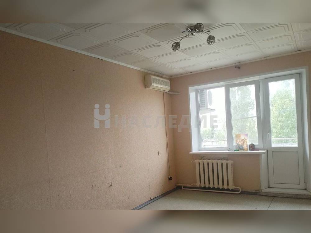 3-комнатная квартира, 63 м2 5/5 этаж, В-2, пр-кт. Строителей - фото 1