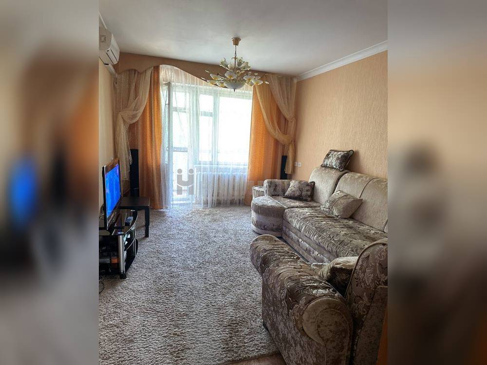 3-комнатная квартира, 72 м2 2/5 этаж, В-19, ул. Черникова - фото 1