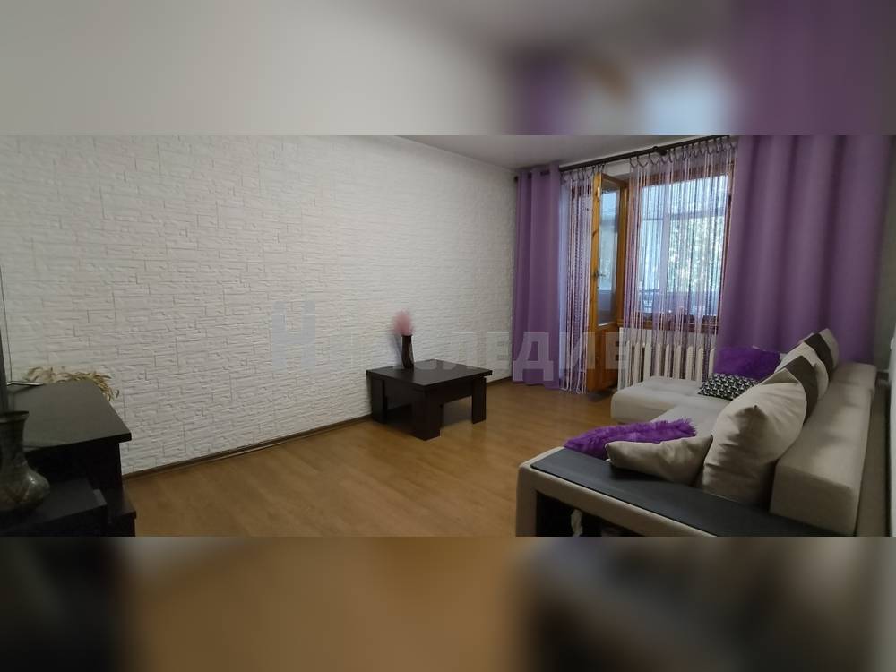 3-комнатная квартира, 59 м2 5/5 этаж, ЮЗР-2, ул. Ленина - фото 1